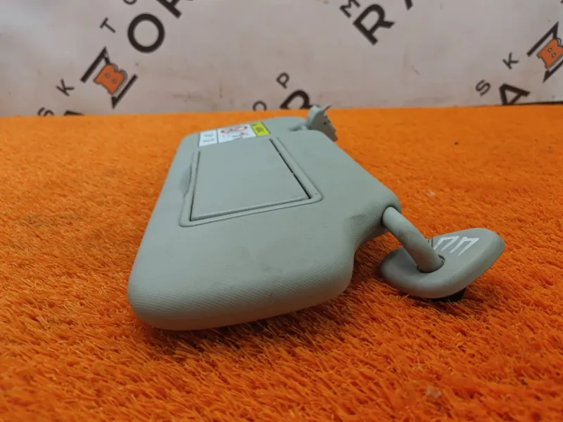 Козырек солнцезащитный