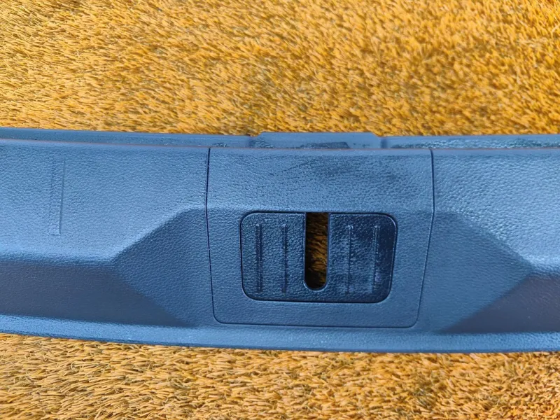 Накладка замка багажника