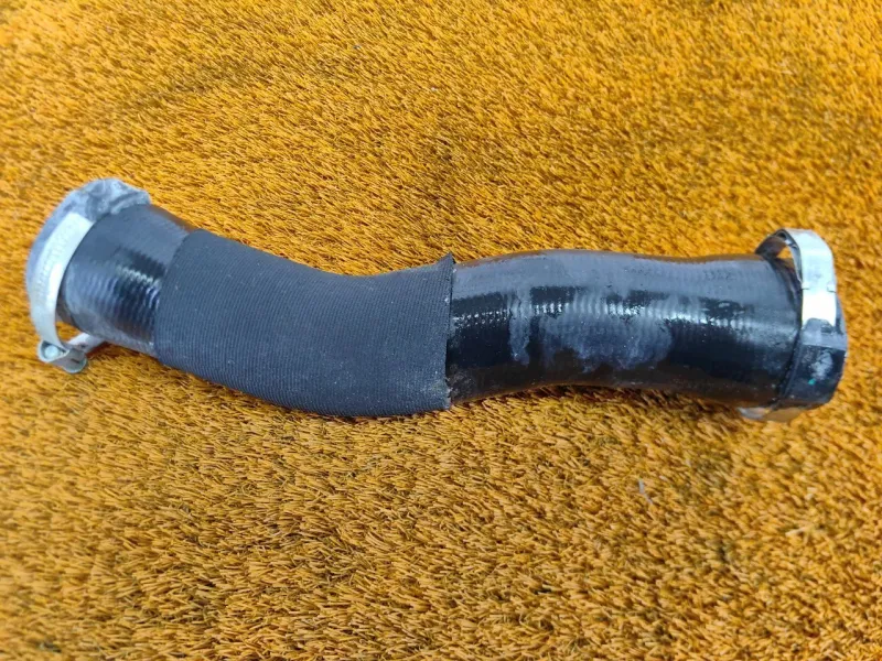 Патрубок интеркулера