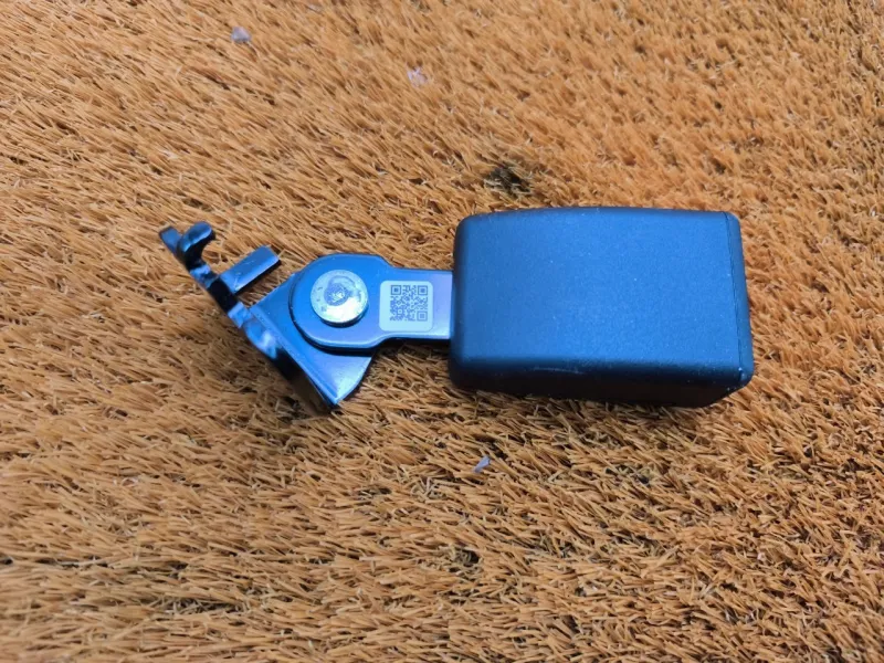 Ответная часть ремня безопасности