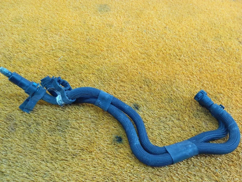 Трубка топливная