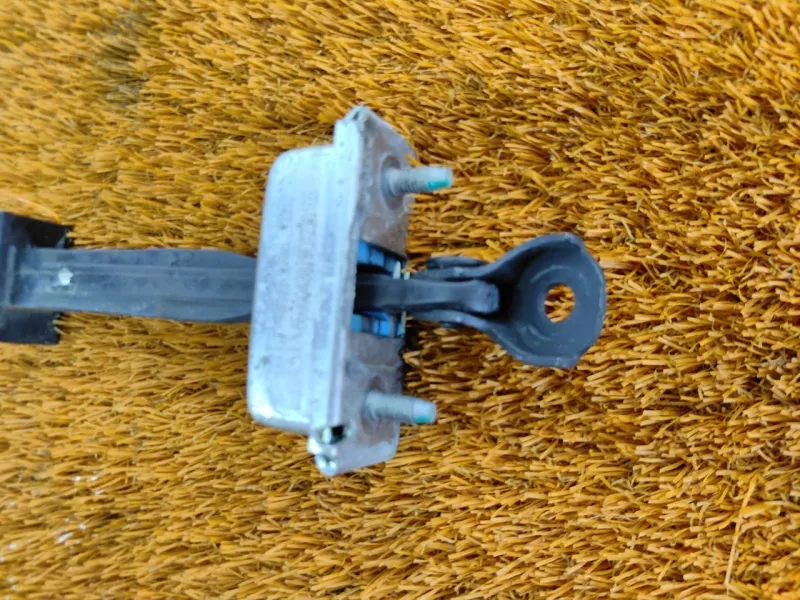 Ограничитель двери