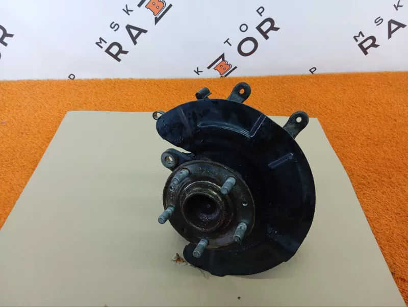 Кулак поворотный