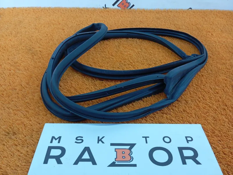 Уплотнитель двери