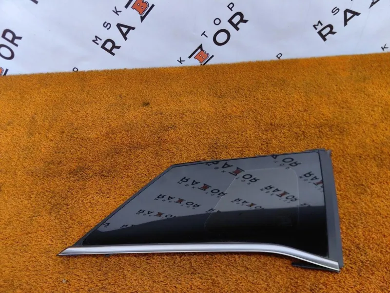 Стекло кузовное глухое