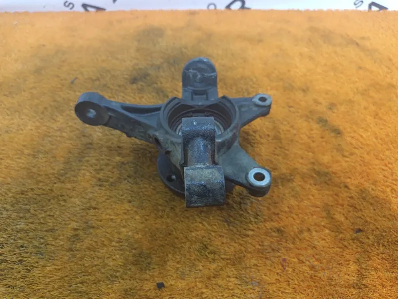 Кулак поворотный