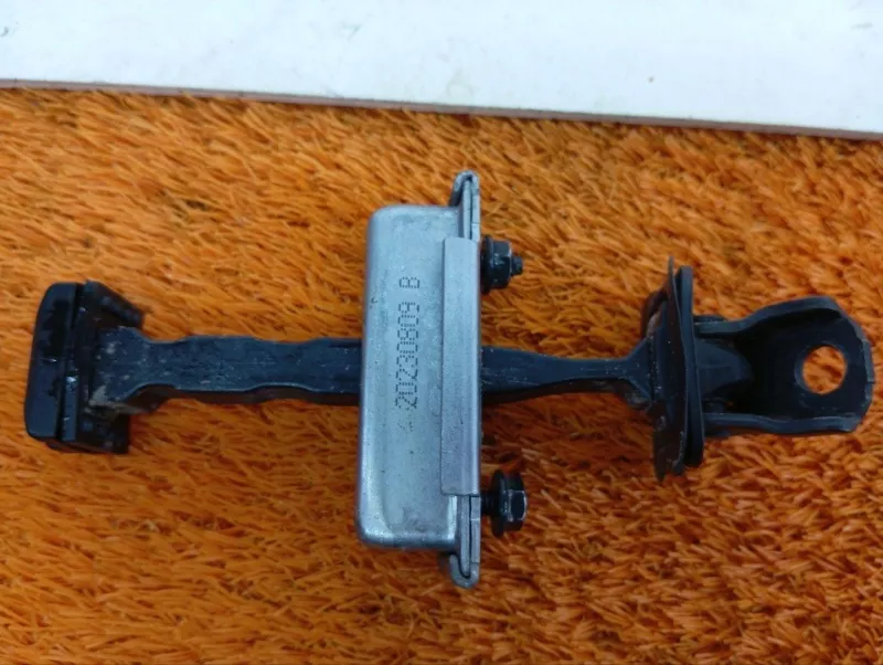 Ограничитель двери