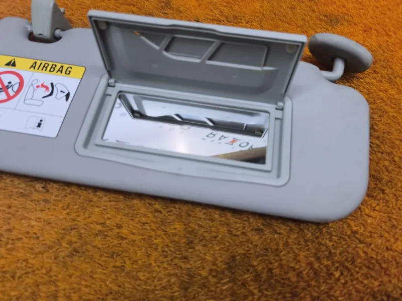 Козырек солнцезащитный