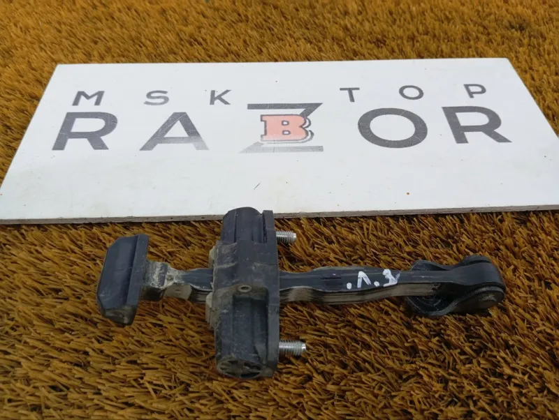 Ограничитель двери