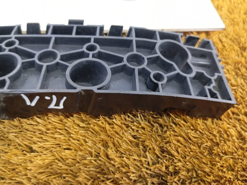 Крепление бампера