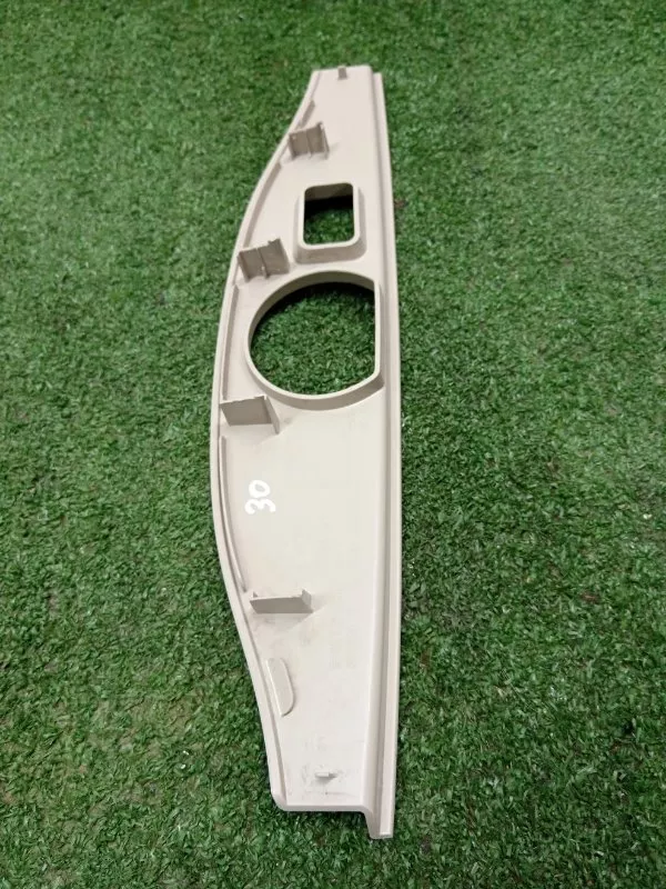 Накладка замка багажника