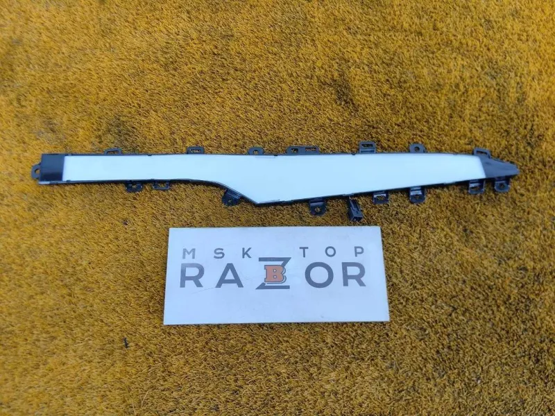 Накладка обшивки двери