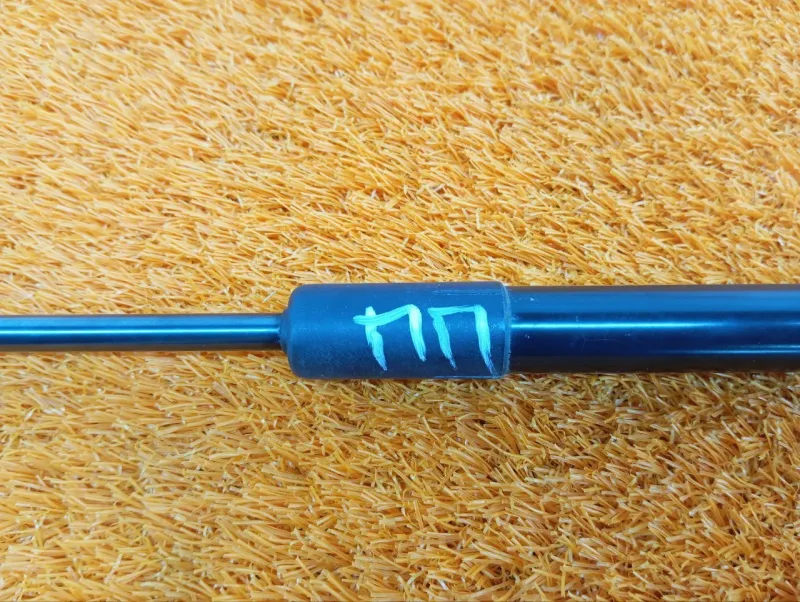 Амортизатор капота