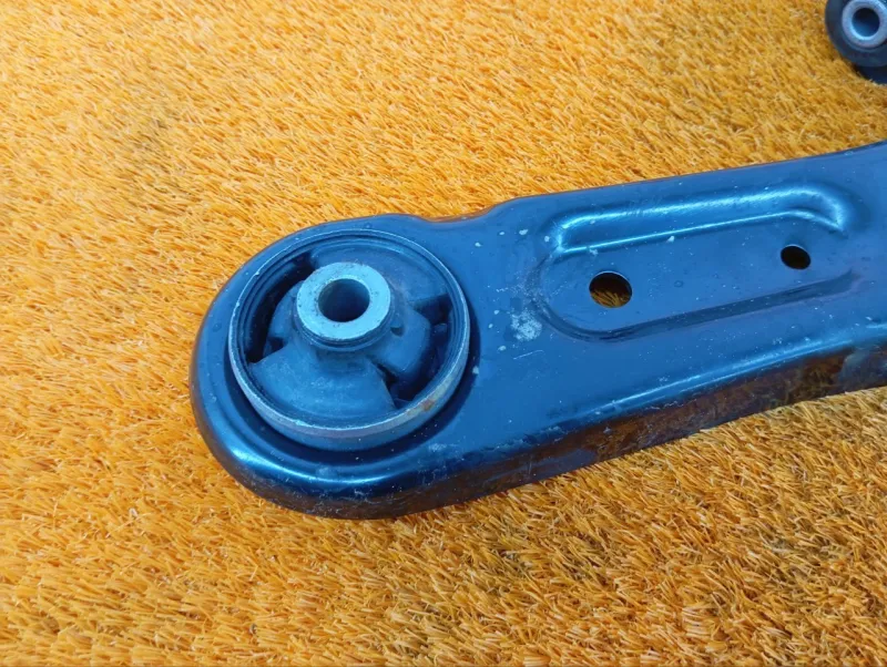 Рычаг подвески