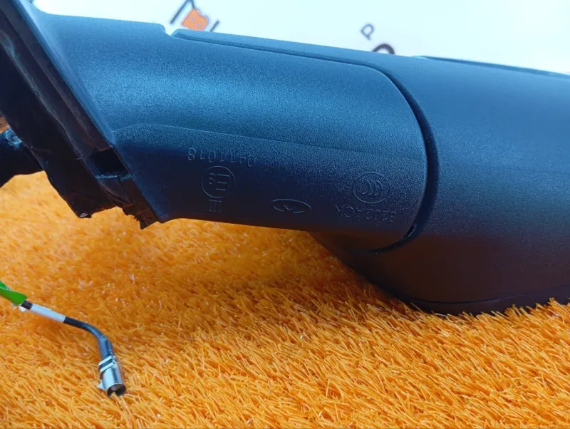 Зеркало боковое