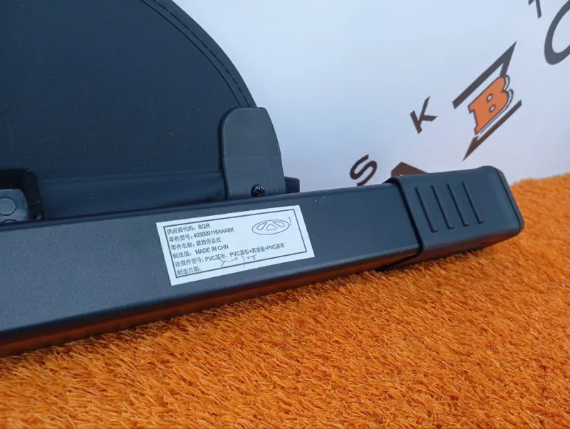 Шторка багажника