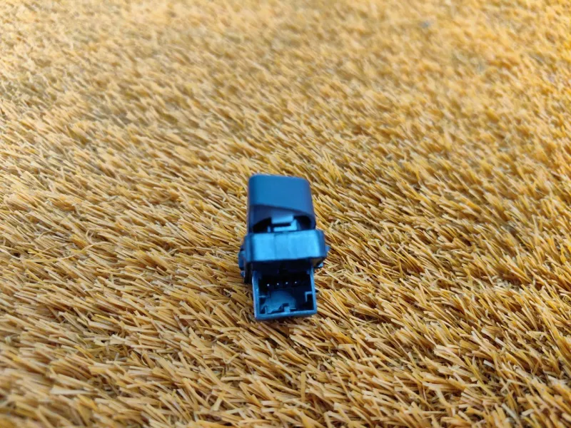 Кнопка центрального замка