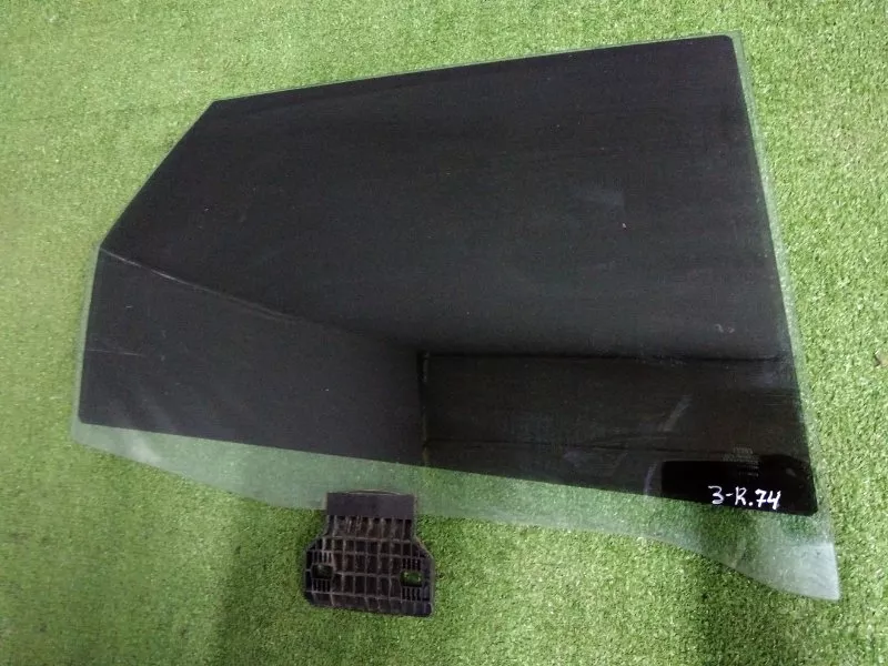 Стекло двери Audi A4 2007 8K9845206E B7, заднее правое