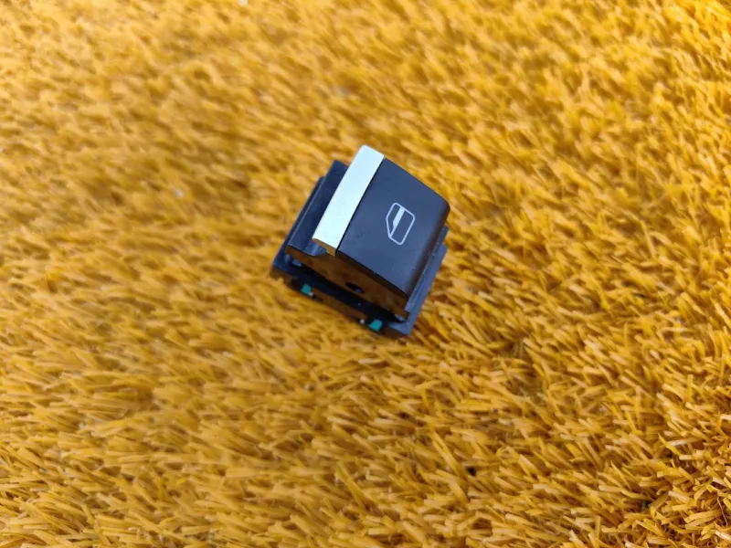 Кнопка стеклоподъемника