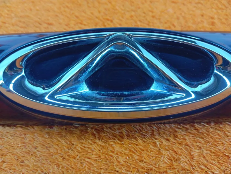 Накладка крышки багажника