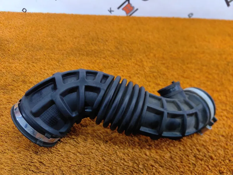 Патрубок воздушного фильтра