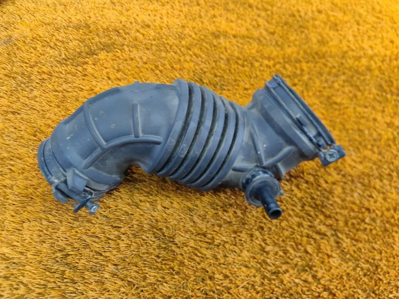 Патрубок воздушного фильтра