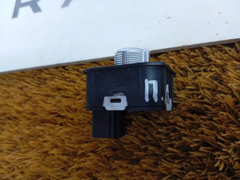 Блок управления зеркалами