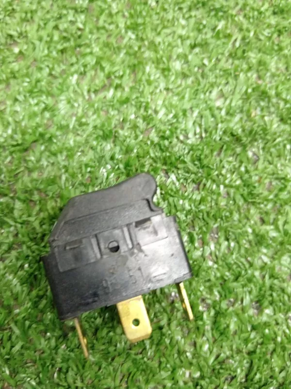 Кнопка стеклоподъемника