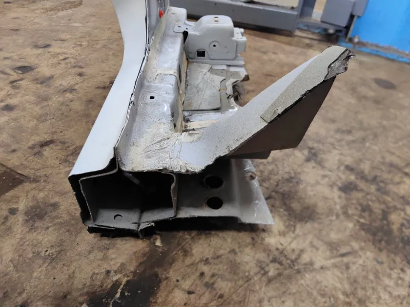 Порог с центральной стойкой