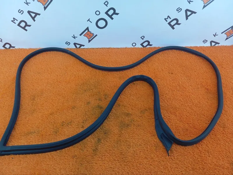 Уплотнитель двери