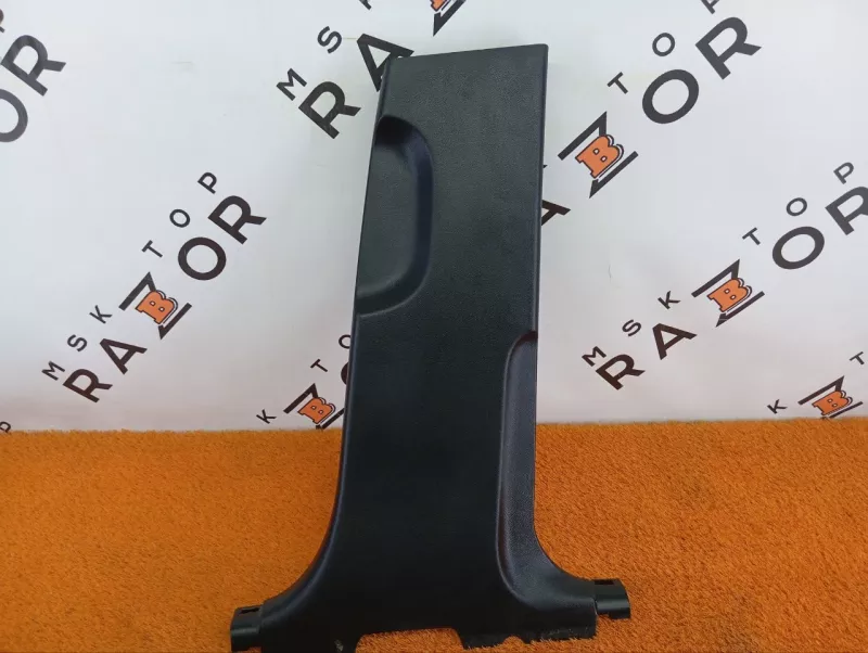 Обшивка центральной стойки