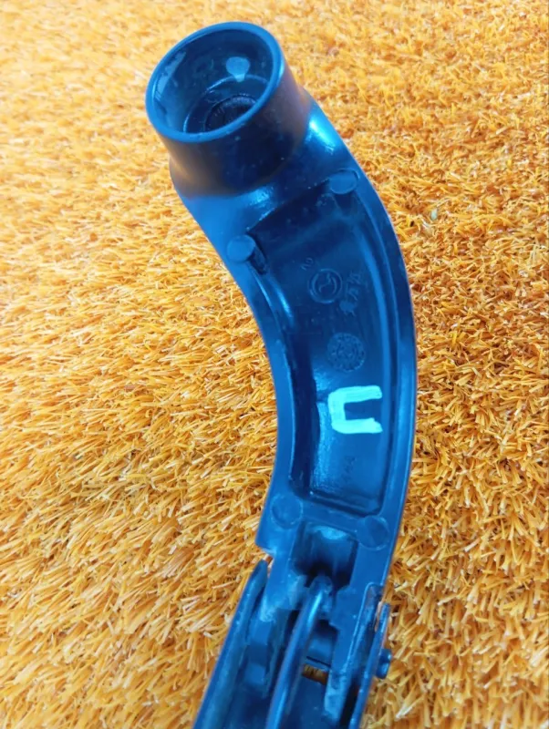 поводок стеклоочистителя