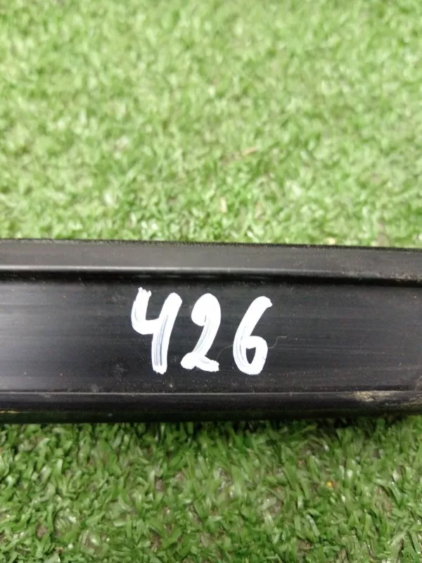 Уплотнитель стекла двери