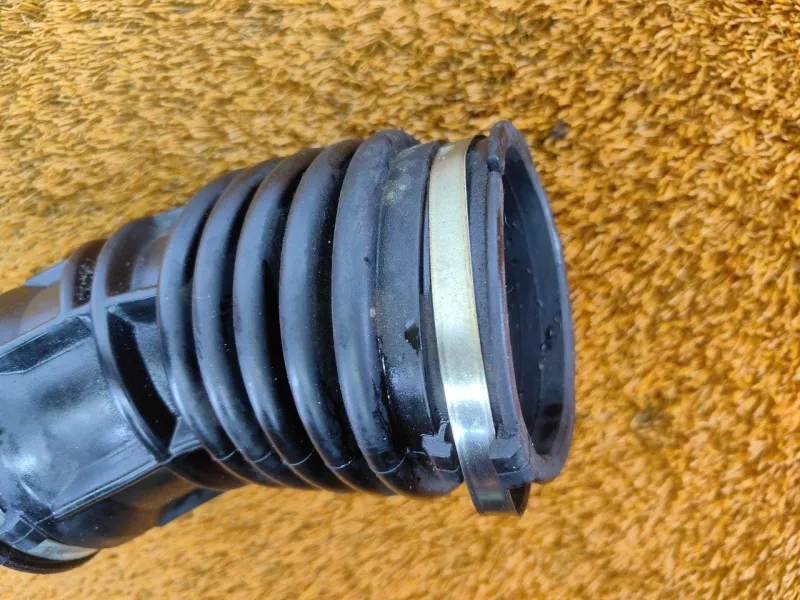 Патрубок воздушного фильтра