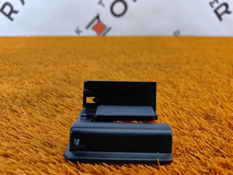 Заглушка полозьев сиденья