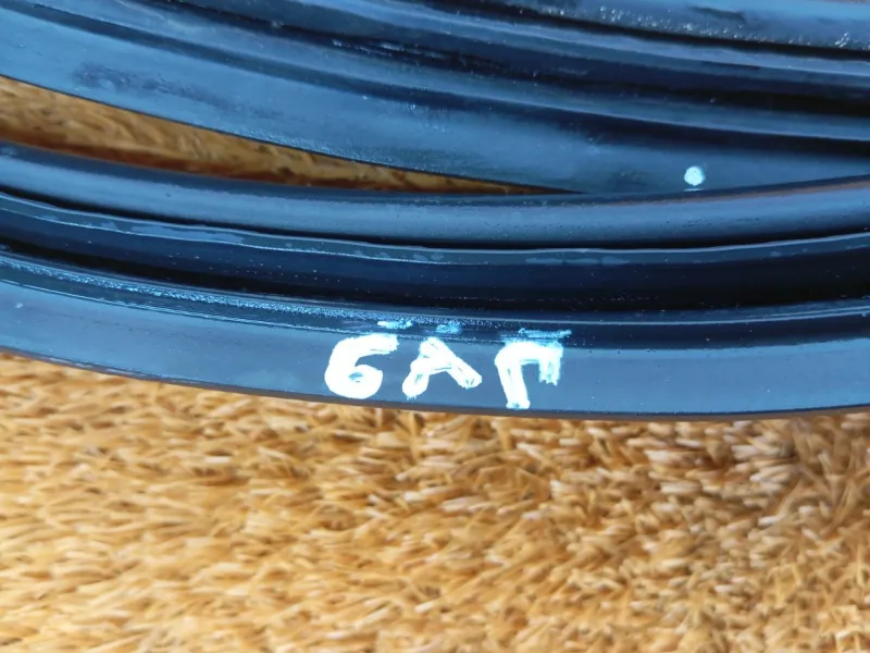 Уплотнитель багажника