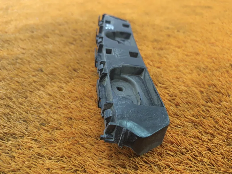 Крепление бампера