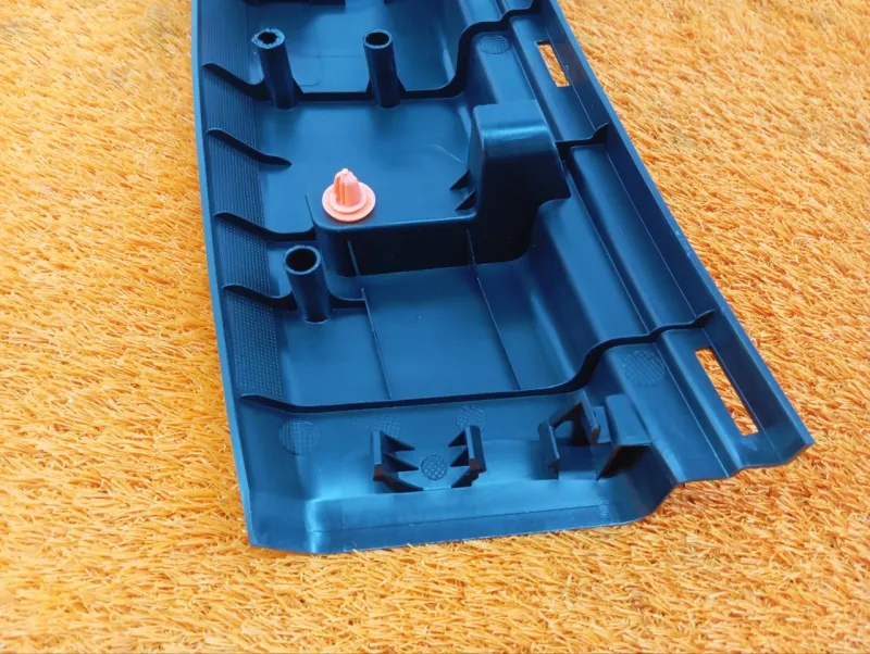 Накладка замка багажника