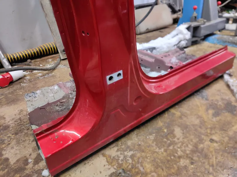 Порог с центральной стойкой