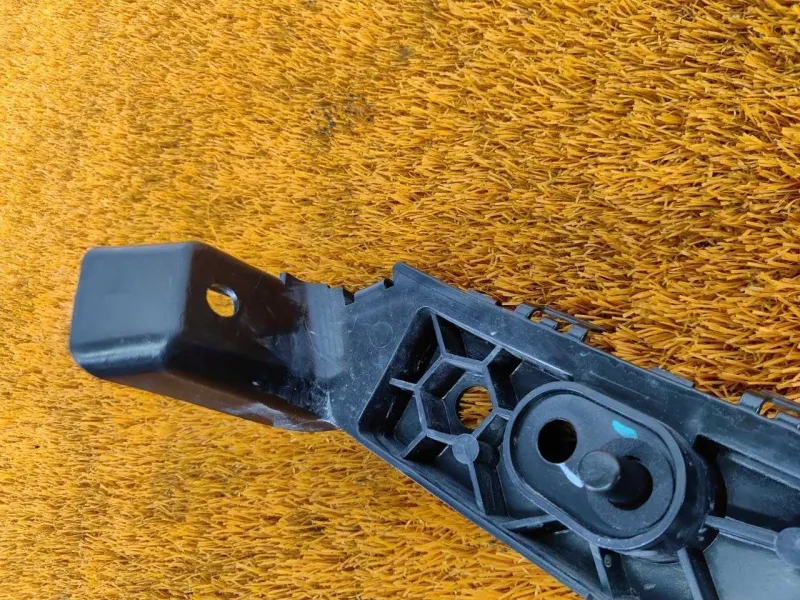 Кронштейн бампера