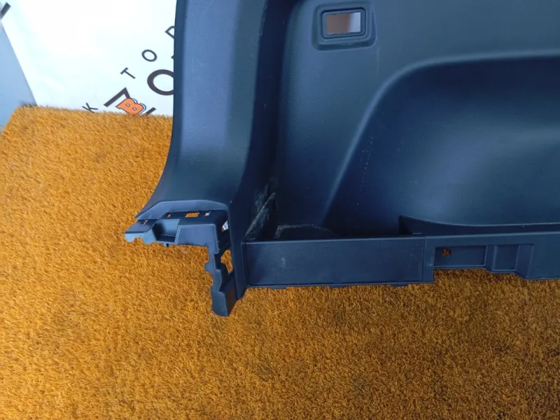 Обшивка багажника