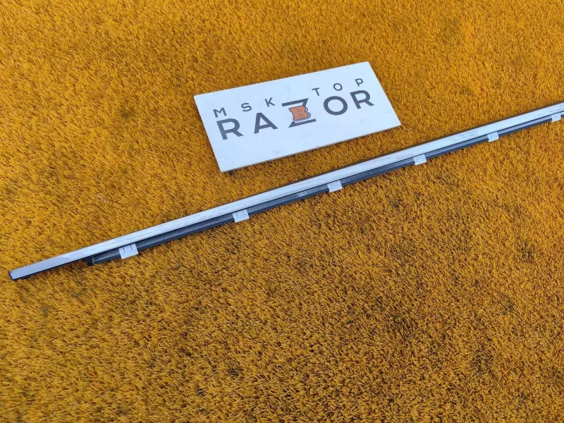 Уплотнитель стекла двери