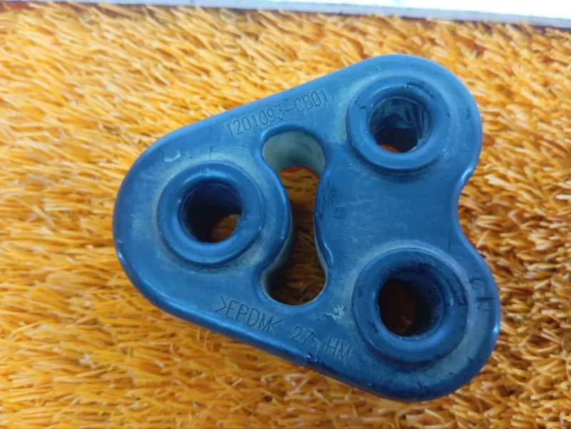 Крепление глушителя