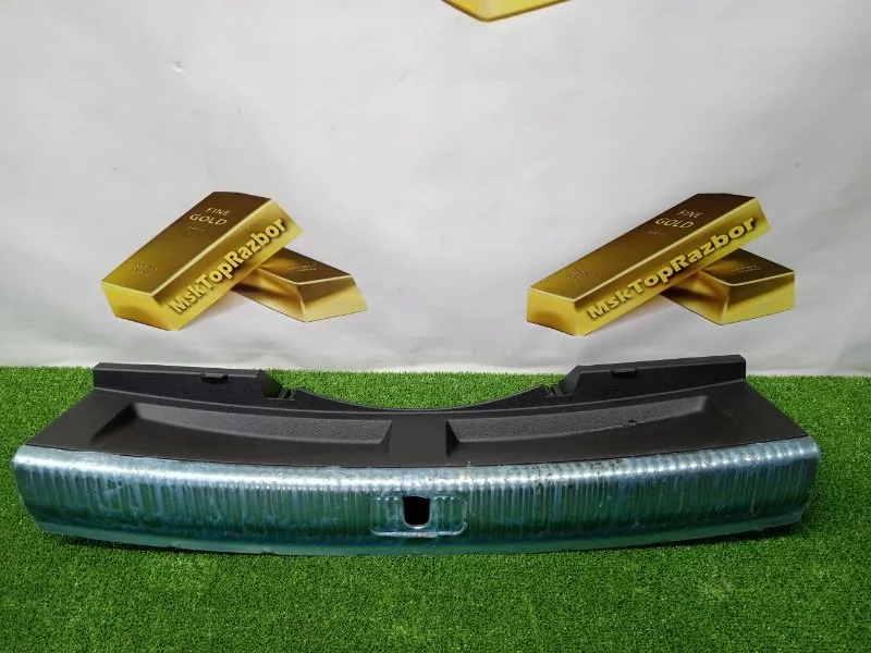 Накладка замка багажника