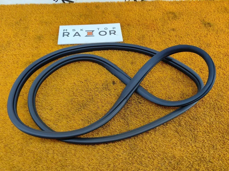 Уплотнитель проема двери