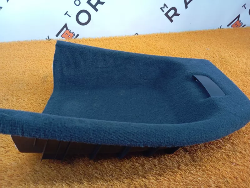 Обшивка багажника