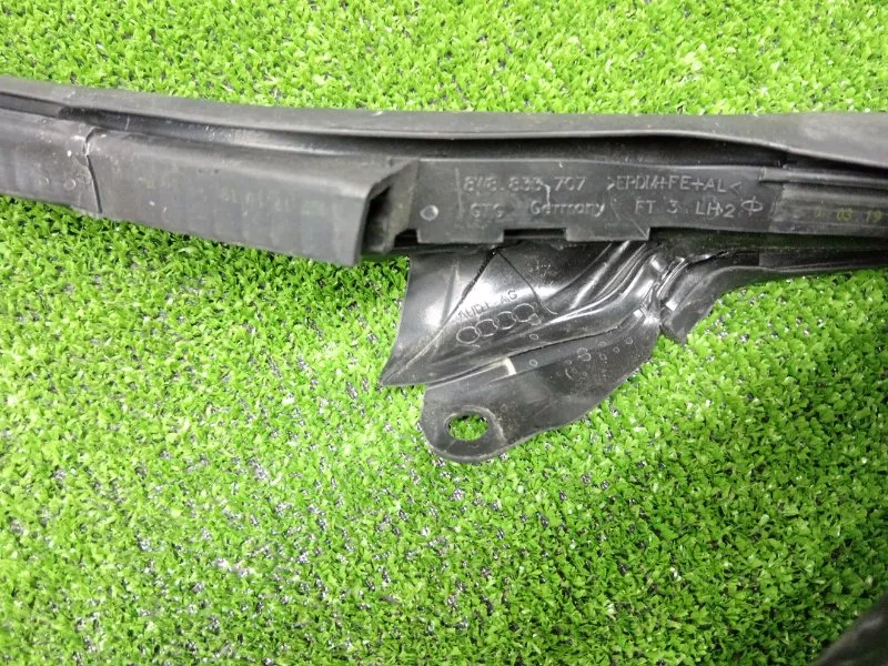 Уплотнитель двери