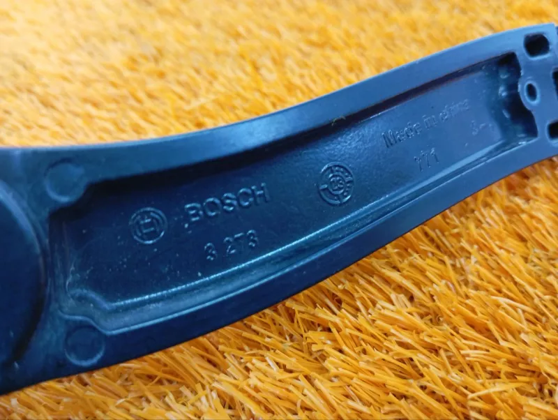 поводок стеклоочистителя