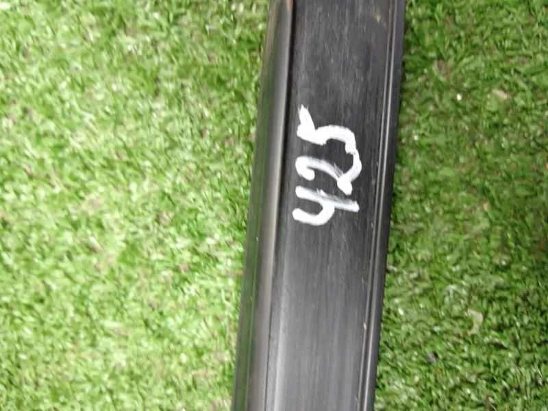 Уплотнитель стекла двери