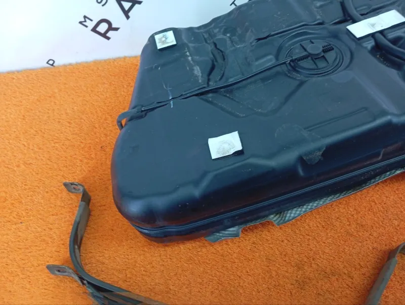 Бак топливный